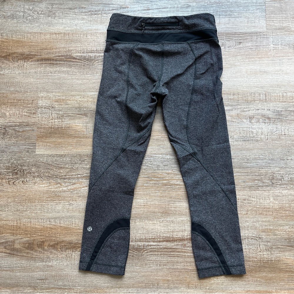 Lululemon Align Cropped Herringbone Leggings 4 EUC 
Gym Workout Activewear - Picture 6 of 9
